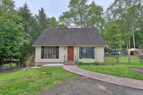 24 Cadbury Place, Naugatuck, CT 06770
