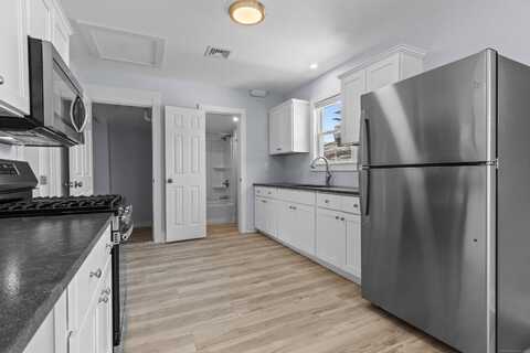 1199 Main Street, Branford, CT 06405
