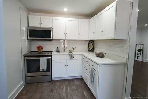 156 Garfield Avenue, New London, CT 06320