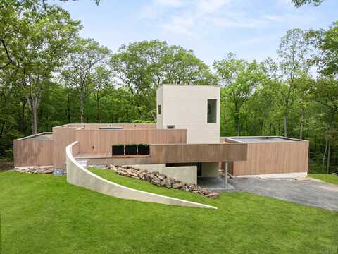 19 Old Paddock Lane, Kent, CT 06785