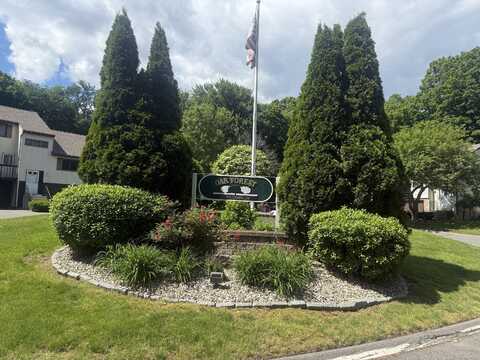 9 Oak Forest Drive, Manchester, CT 06042