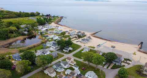 31 Meriden Road, Old Lyme, CT 06371