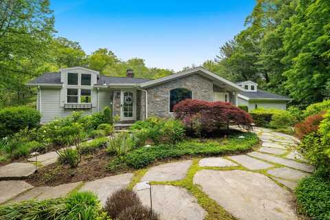 50 Parish Road North, New Canaan, CT 06840