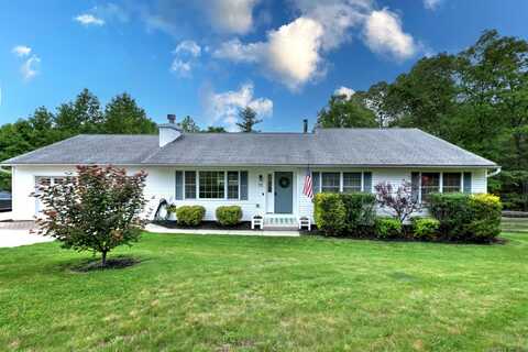 77 Wisteria Drive, Naugatuck, CT 06770
