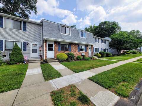 40 Heritage Woods, Wallingford, CT 06492