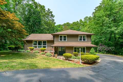 17 Chris Drive, Montville, CT 06382