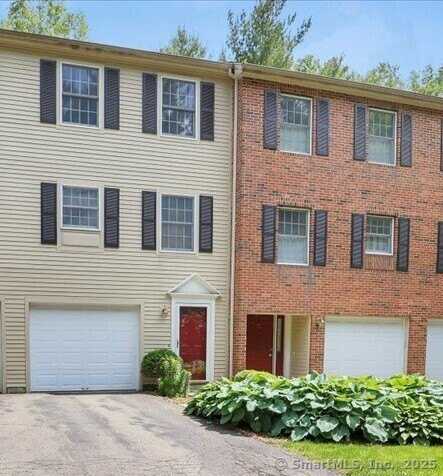 10 Crown Ridge, Newington, CT 06111