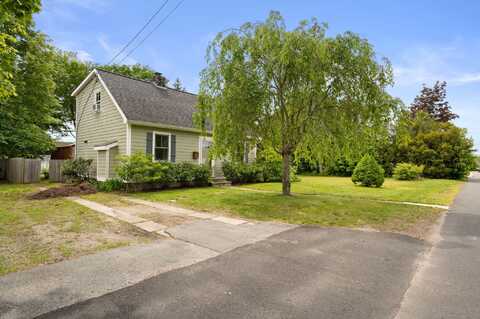 8 Maple Avenue, Clinton, CT 06413