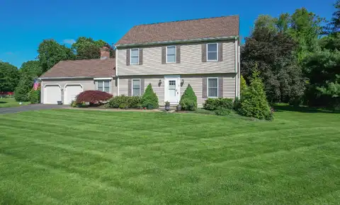 5 Smith Place, Cheshire, CT 06410