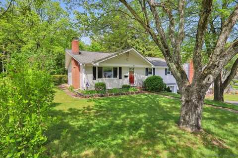 42 Arnott Road, Manchester, CT 06040