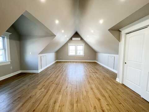 100 Stowe Avenue, Milford, CT 06460