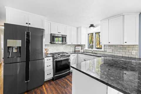 8 Fernwood Avenue, Enfield, CT 06082