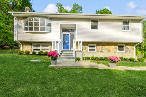 8 Laurel Drive, Brookfield, CT 06804