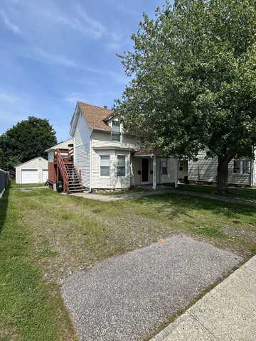 33 Chicago Avenue, Groton, CT 06340