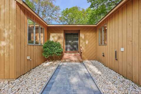 2165 Shepard Avenue, Hamden, CT 06518