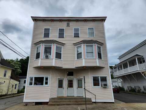 18 Hunters Avenue, Norwich, CT 06380