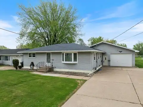 1324 E 8TH STREET, Marshfield, WI 54449