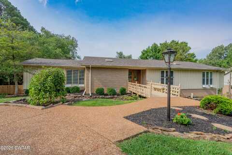 1035 Thorntree Drive, Dyersburg, TN 38024
