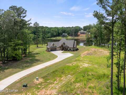 185 Stately Oak Drive, Huntingdon, TN 38344