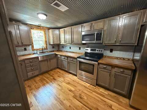 175 State Route 22A S, Jacks Creek, TN 38347