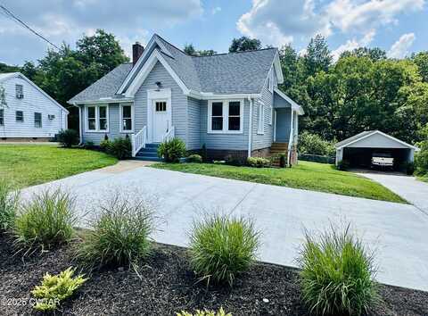 242 Broad Street N, Lexington, TN 38351