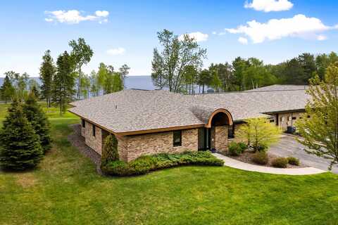 8357 Congdon Blvd, Duluth, MN 55804