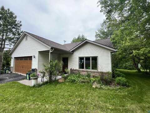 4384 Ugstad Rd, Hermantown, MN 55811