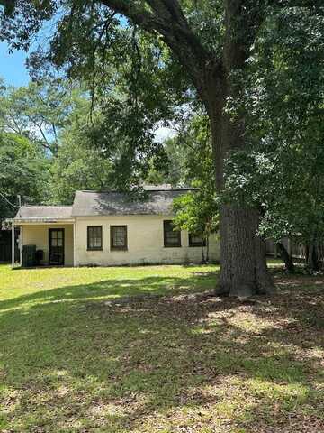 102 Bracewell, Dothan, AL 36301
