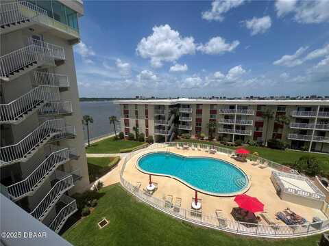 2711 N Halifax Avenue, Daytona Beach, FL 32118