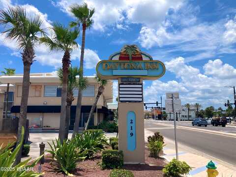 219 S Atlantic Avenue, Daytona Beach, FL 32118