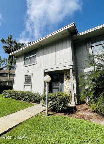 12 Oakwood Park, Ormond Beach, FL 32174