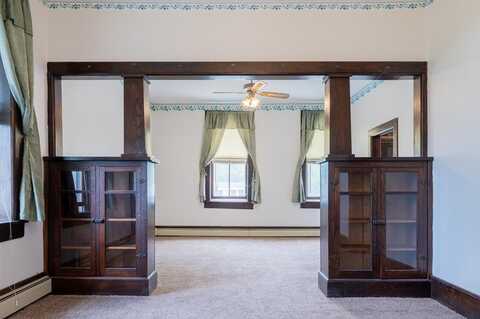 56-64 W Maple St, Sturgeon Bay, WI 54235