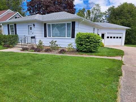 28 N Hudson Ave, Sturgeon Bay, WI 54235