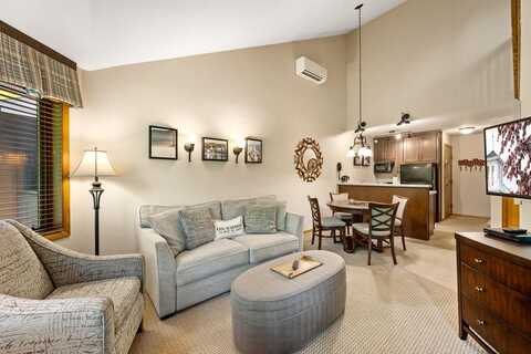 4940 Landmark Cir, Egg Harbor, WI 54209