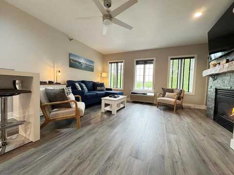 107 N 1st Ave, Sturgeon Bay, WI 54235