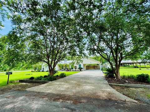700 West Ave. N., Broxton, GA 31519