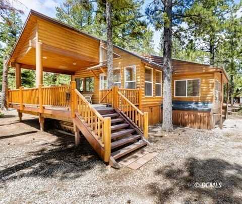 895 E Kenner Dr, Duck Creek Village, UT 84762
