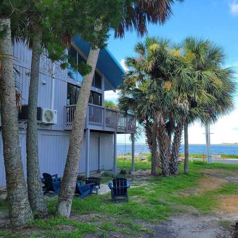 850 3rd St, Cedar Key, FL 32625
