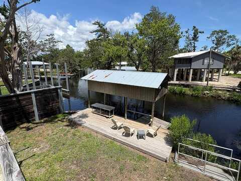 914 Hwy 51, Steinhatchee, FL 32359