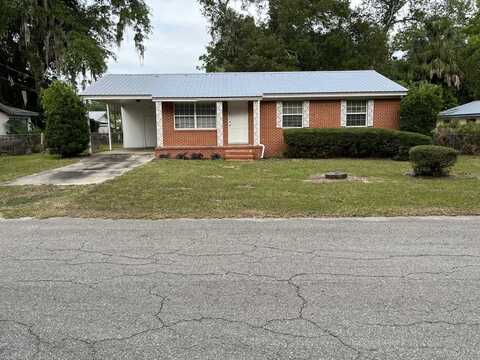 316 8th St, Chiefland, FL 32626