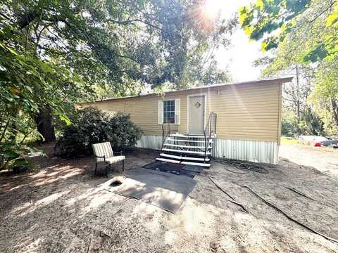 66 467th St, Old Town, FL 32680