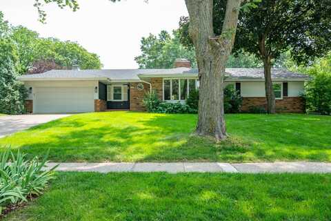 1005 32nd Street, West Des Moines, IA 50266