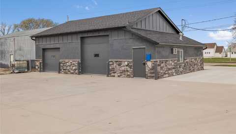 1404 Sugar Grove Avenue, Dallas Center, IA 50063