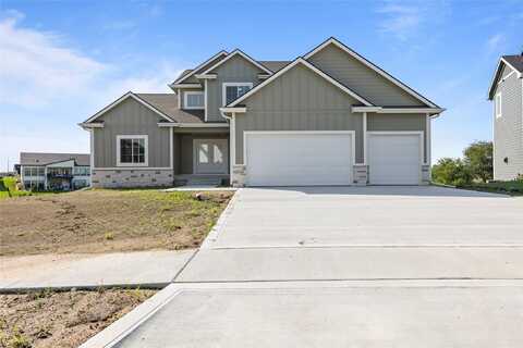 2313 Green Leaf Circle, Norwalk, IA 50211
