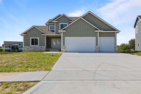 2313 Green Leaf Circle, Norwalk, IA 50211