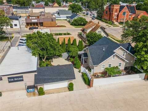 104 1/2 W 1st Avenue, Indianola, IA 50125