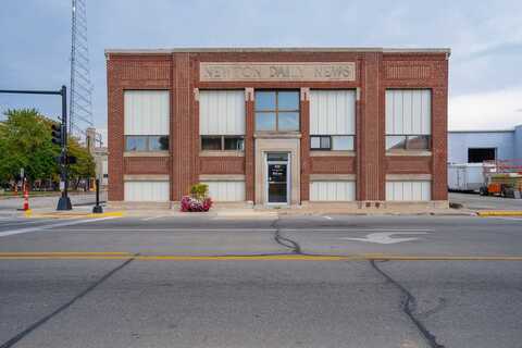 200 1st Avenue E, Newton, IA 50208