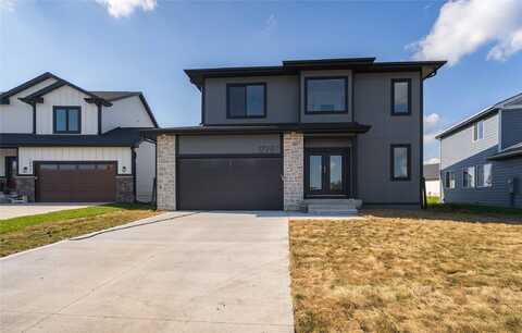 17987 Alpine Drive, Clive, IA 50325