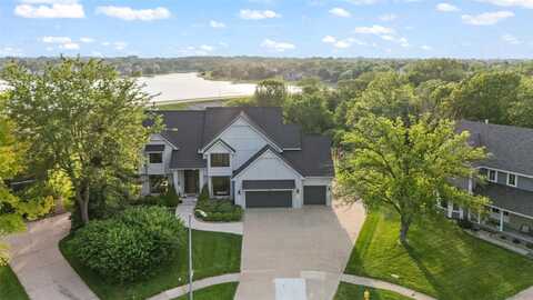 1720 Cedarwood Circle, Clive, IA 50325