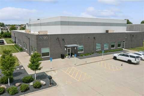4020 121st Street, Urbandale, IA 50323